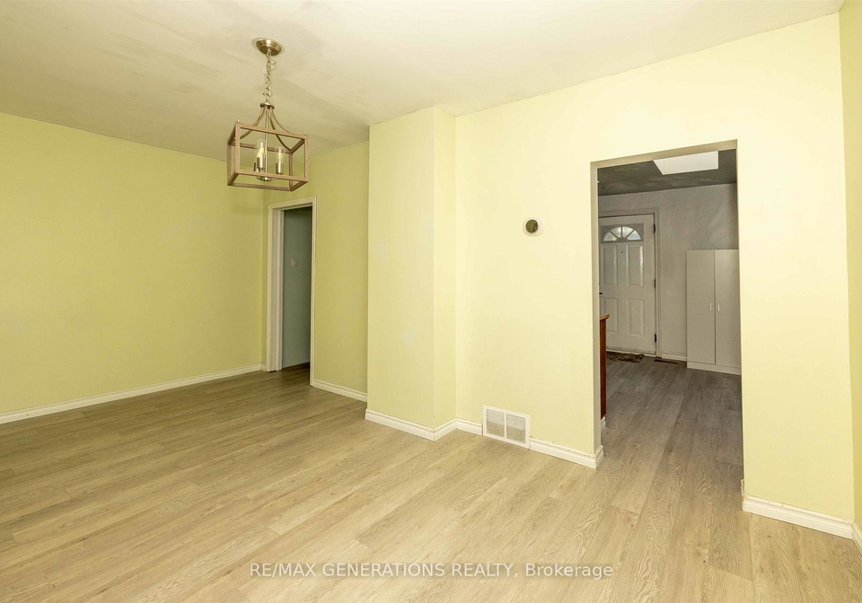201-cumming-street-thunder-bay-ontario-x13659436