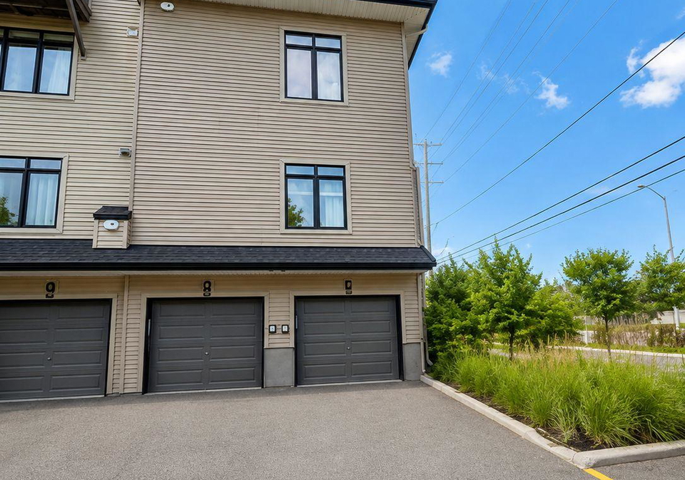 284-pembina-private-ottawa-ontario-x13659784