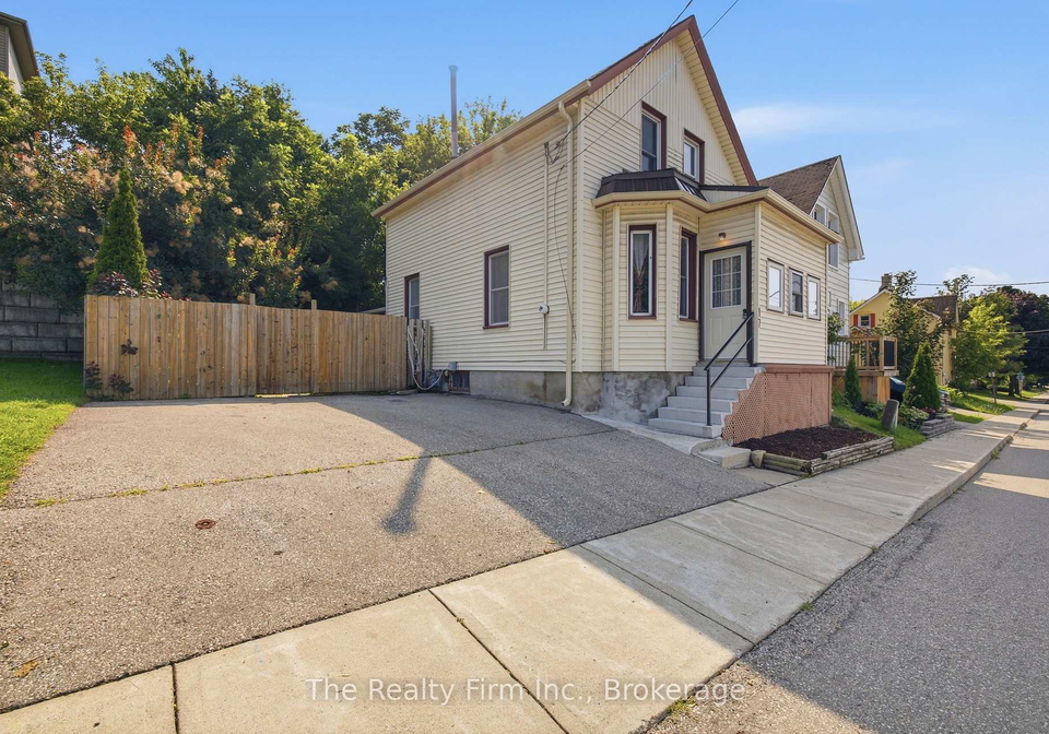 17-douglas-street-woodstock-ontario-x13659840