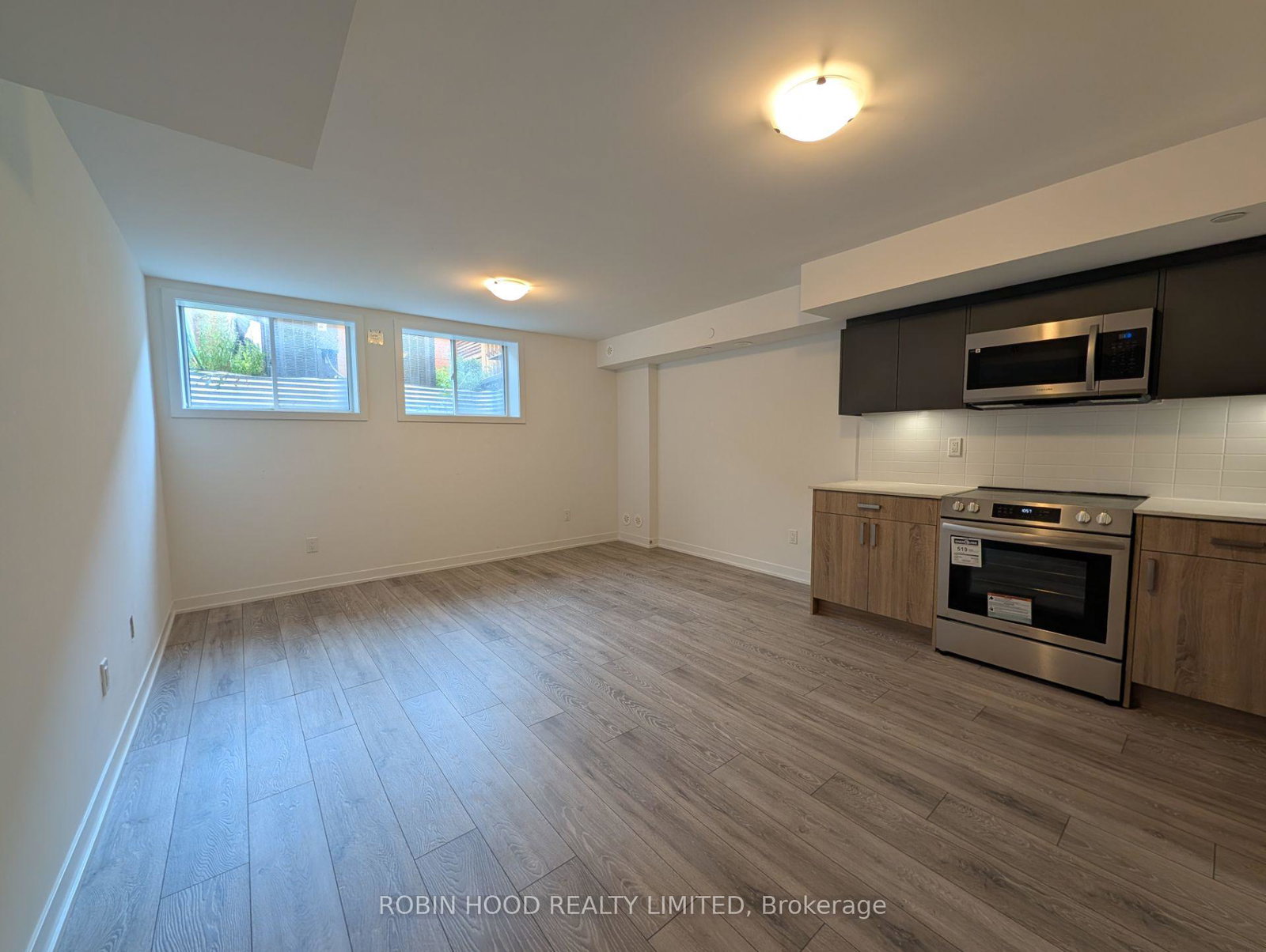 370-grn-gdns-boulevard-out-of-area-ontario-x13660104