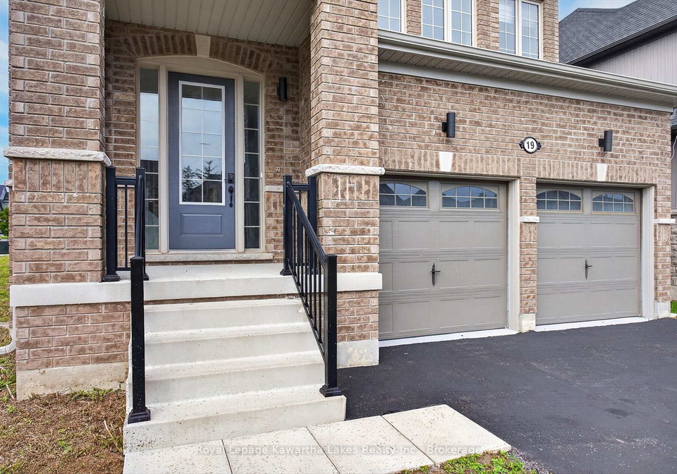 19-hennessey-crescent-kawartha-lakes-ontario-x13660766