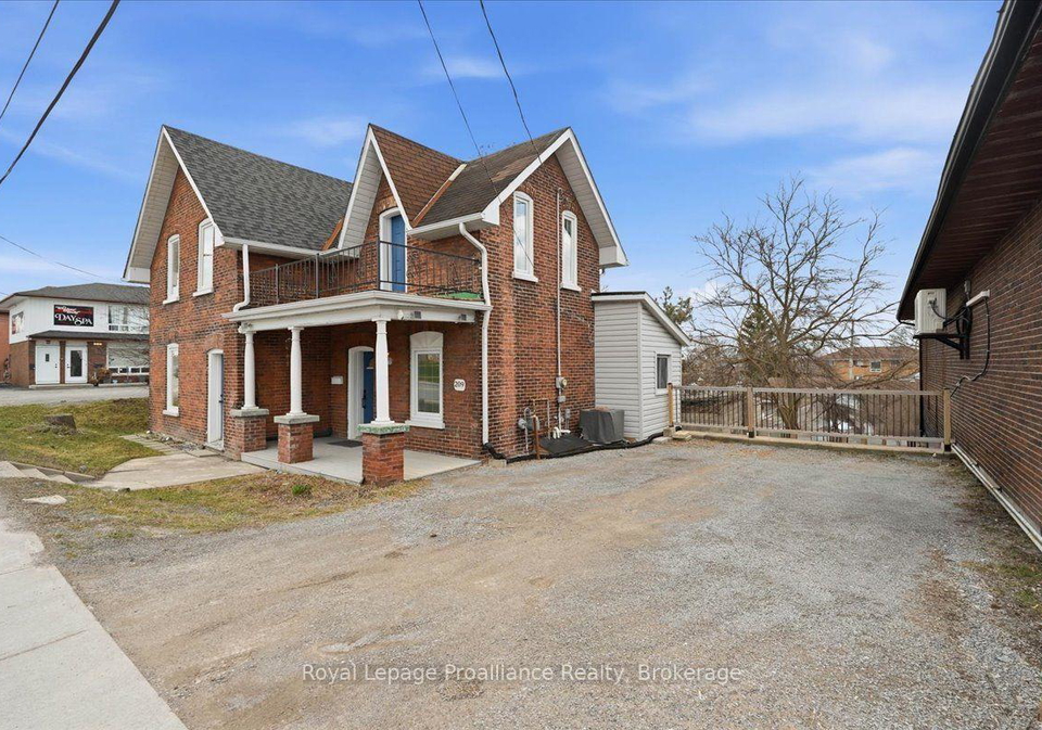 209-dundas-street-e-quinte-west-ontario-x13660832
