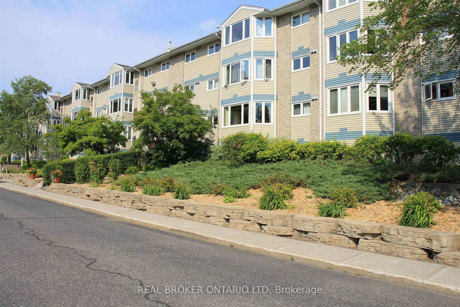 500-toledo-street-thunder-bay-ontario-x13660872