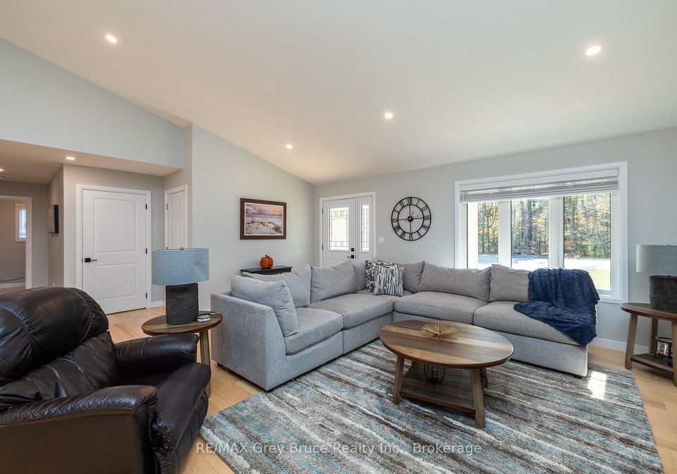 611-sixth-street-n-south-bruce-peninsula-ontario-x13661052