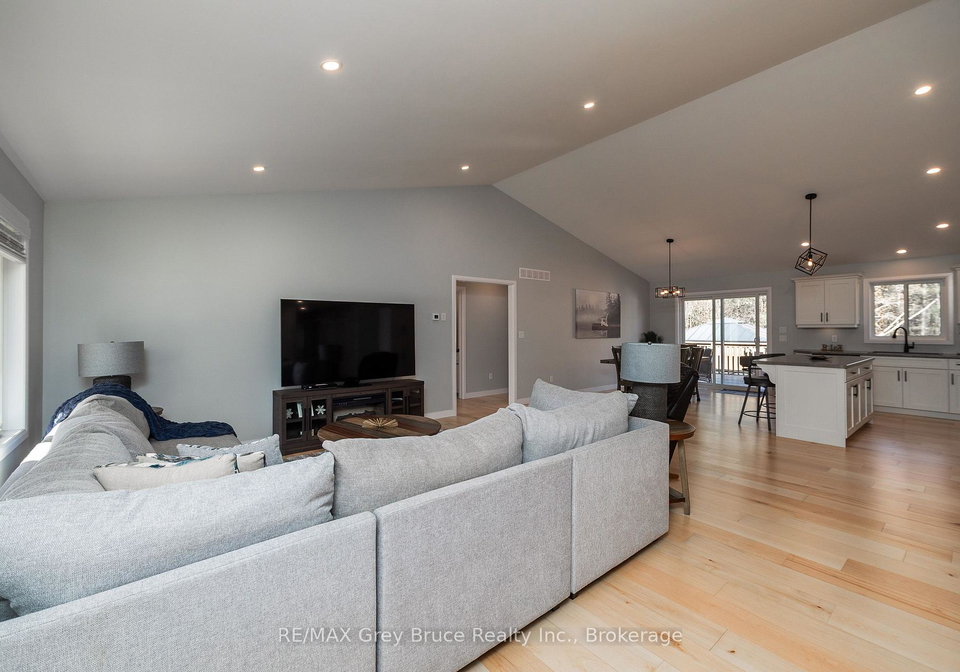 611-sixth-street-n-south-bruce-peninsula-ontario-x13661052