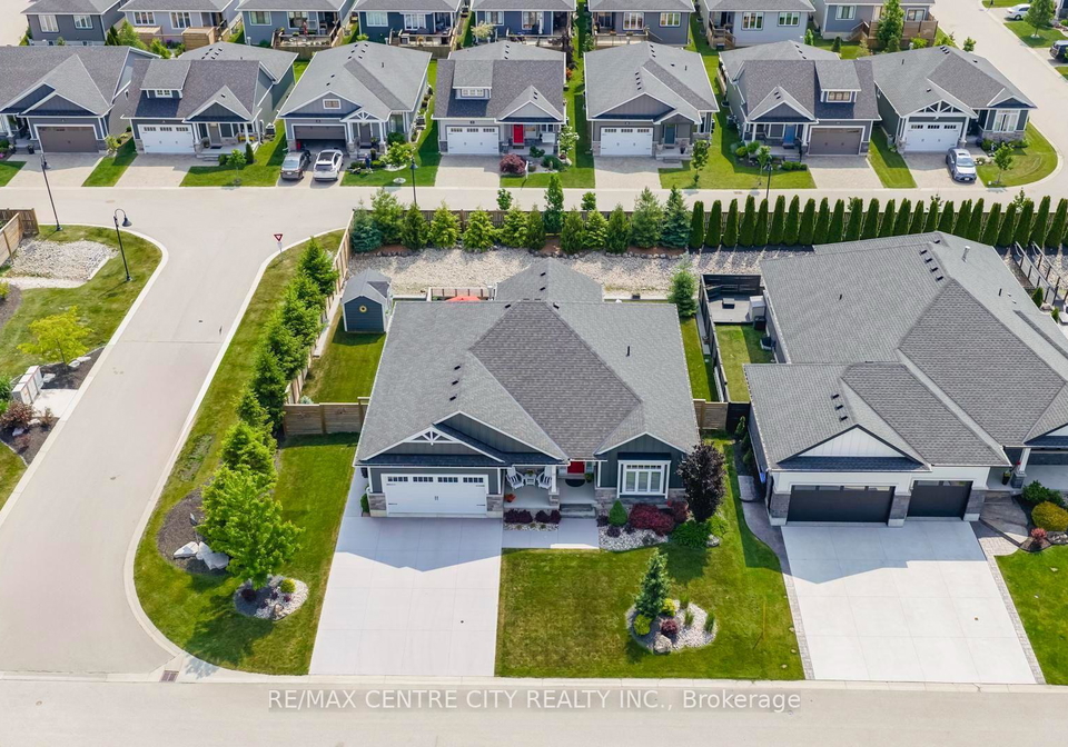 38-erin-place-lambton-shores-ontario-x13661376