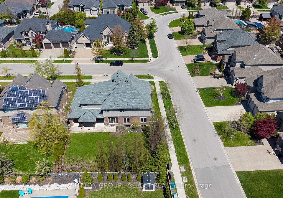 1615-wickerson-gate-london-south-ontario-x13661772