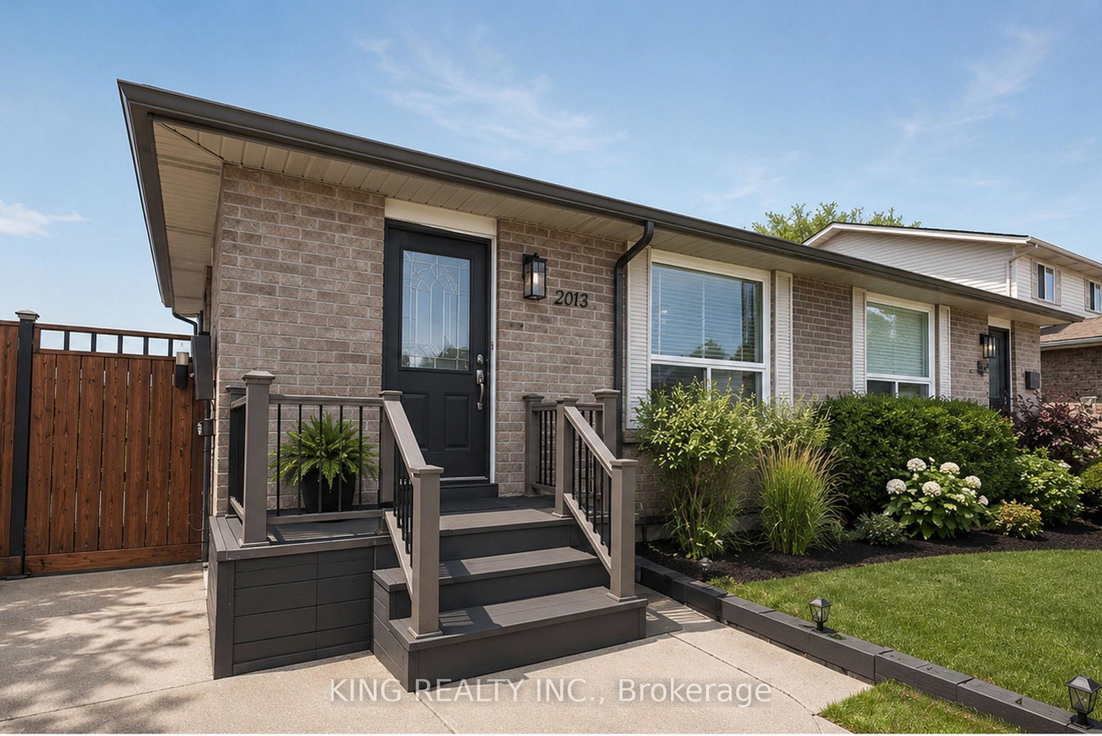 2613-carissa-avenue-windsor-ontario-x13661896