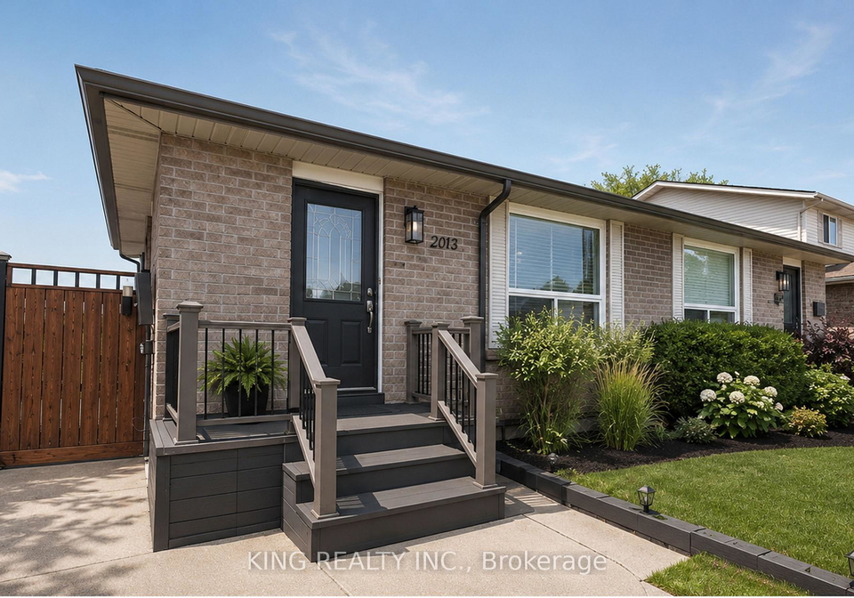 2613-carissa-avenue-windsor-ontario-x13661896