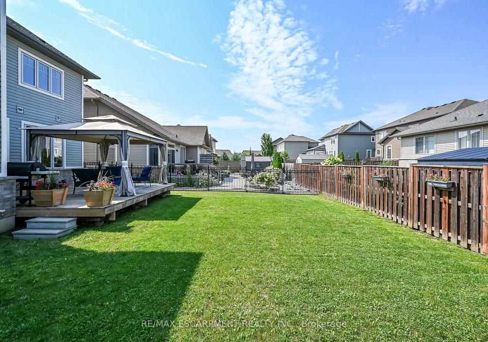 100-anastasia-boulevard-west-lincoln-ontario-x13662234