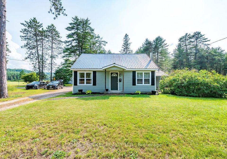 35723-highway-17-highway-laurentian-hills-ontario-x13662586