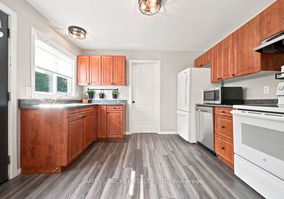 35723-highway-17-highway-laurentian-hills-ontario-x13662586