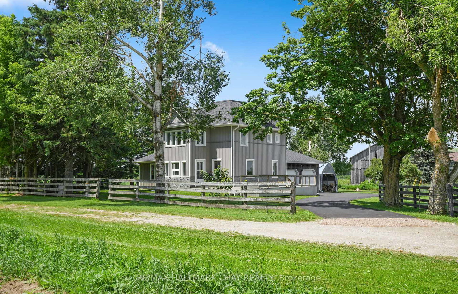 665221-20-sideroad-melancthon-ontario-x13662626