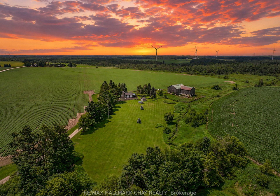 665221-20-sideroad-melancthon-ontario-x13662626