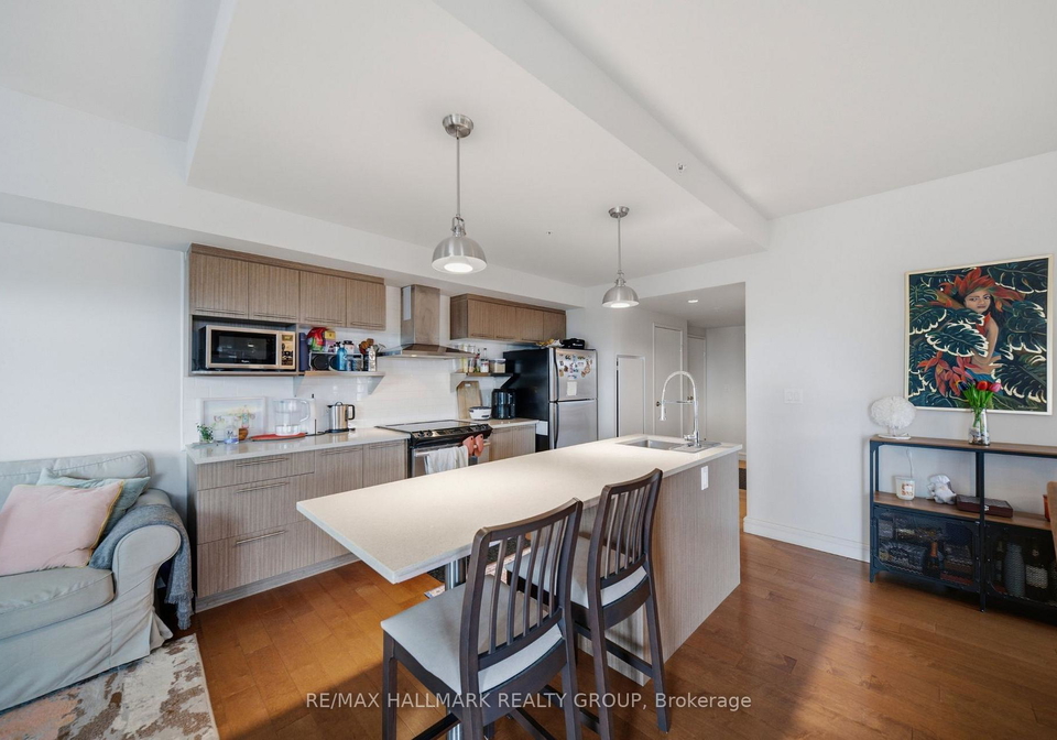 555-anand-private-ottawa-ontario-x13663080
