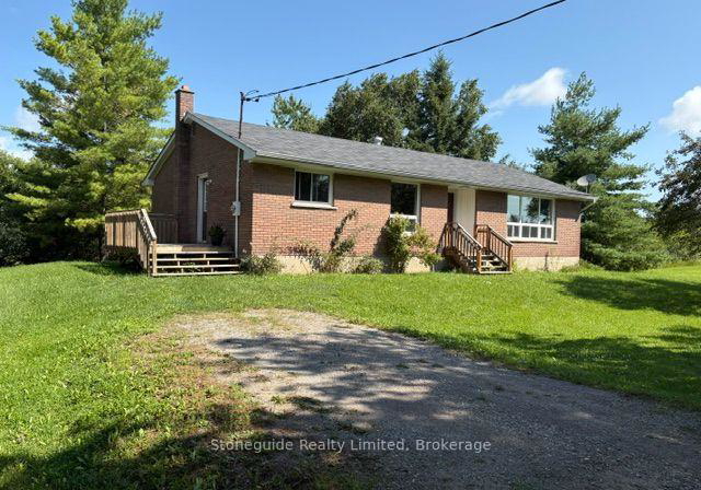 100-moloney-line-selwyn-ontario-x13663102