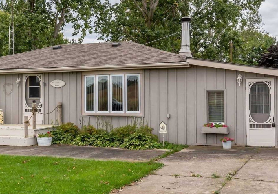 6-upper-lake-haldimand-ontario-x13664098