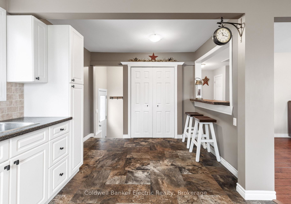 30-woods-avenue-kawartha-lakes-ontario-x13664240