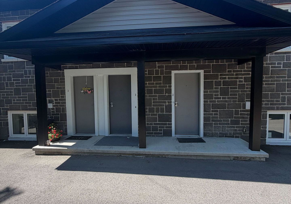 82-christopher-hamilton-street-ottawa-ontario-x13664350