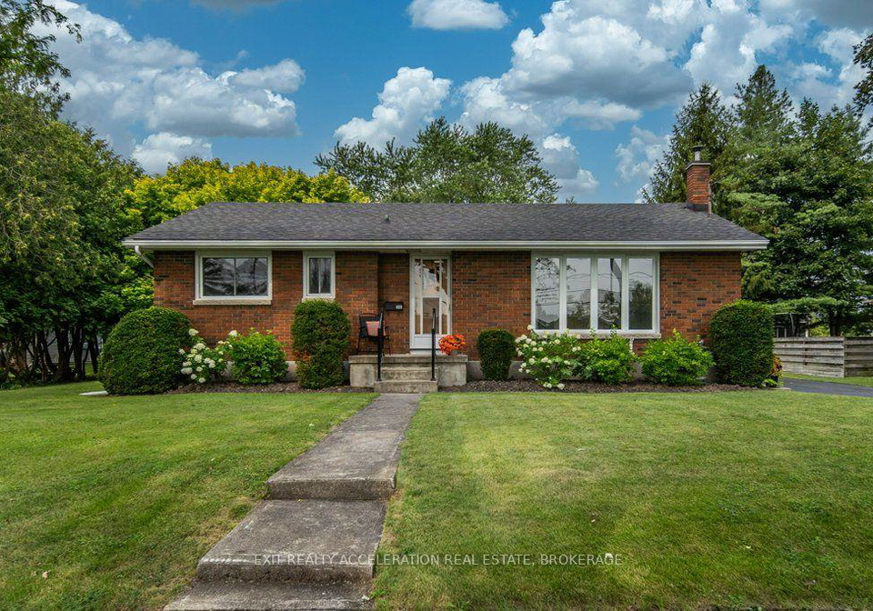 409-dundas-street-w-greater-napanee-ontario-x13664390