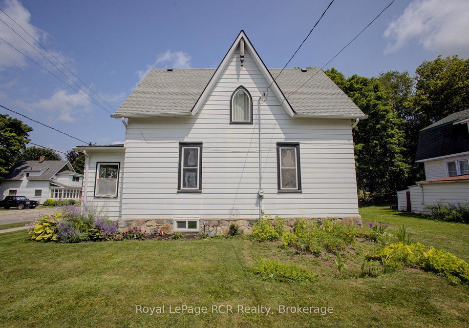 210-n-davidson-avenue-n-north-perth-ontario-x13664486