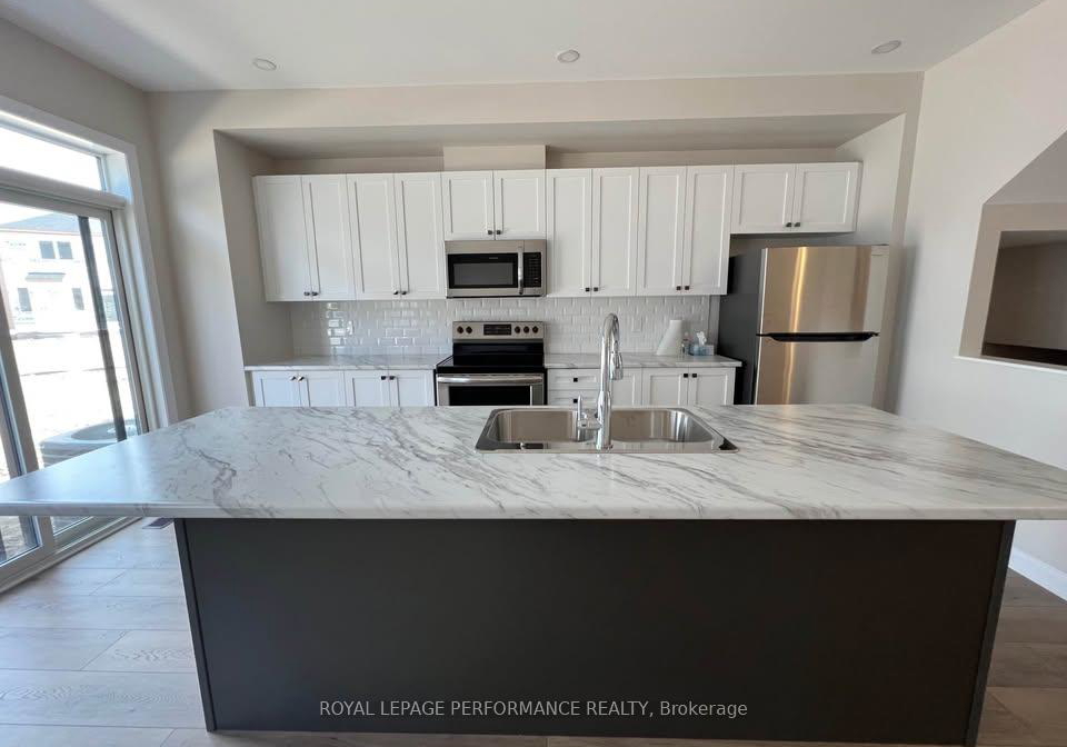 33-watchim-street-ottawa-ontario-x13664770
