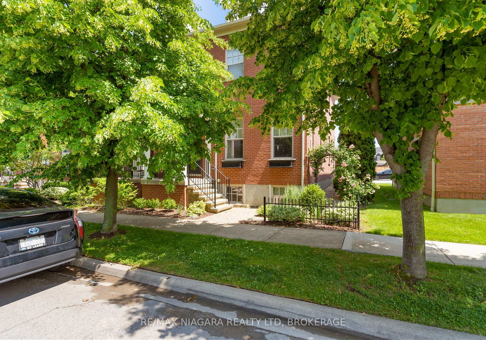 96-garrison-village-drive-niagara-on-the-lake-ontario-x13664778