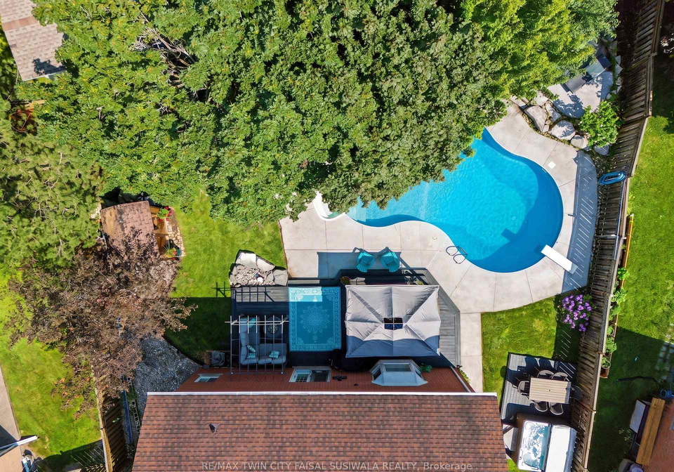 18-gowinlock-court-cambridge-ontario-x13664818