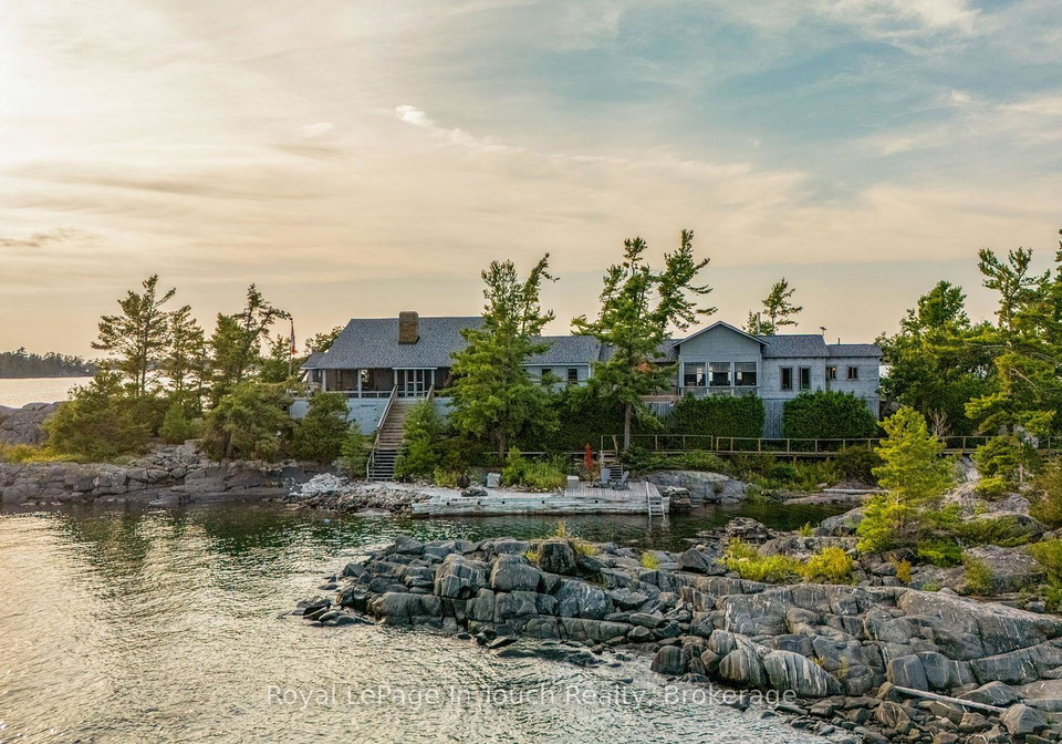 1-b427-turning-island-the-archipelago-ontario-x13665414
