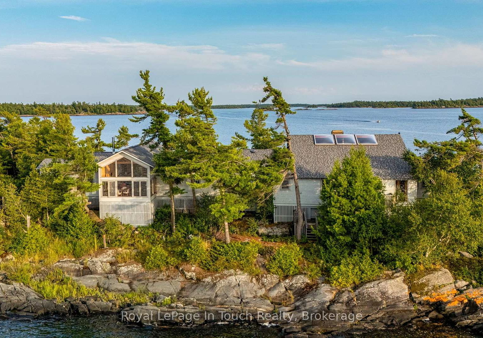 1-b427-turning-island-the-archipelago-ontario-x13665414