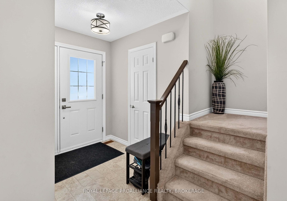 1447-hanover-drive-kingston-ontario-x13665592
