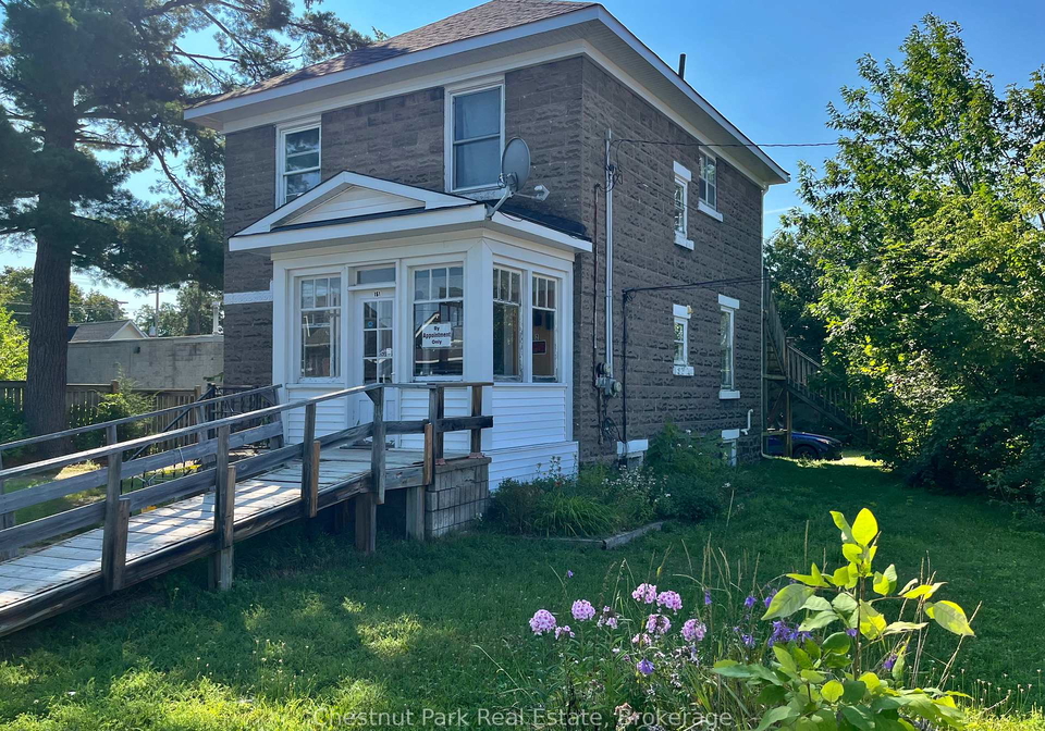 151-royal-street-gravenhurst-ontario-x13665672