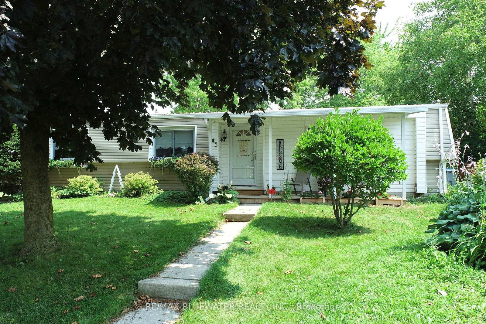 43-st-andrews-place-south-huron-ontario-x13665860