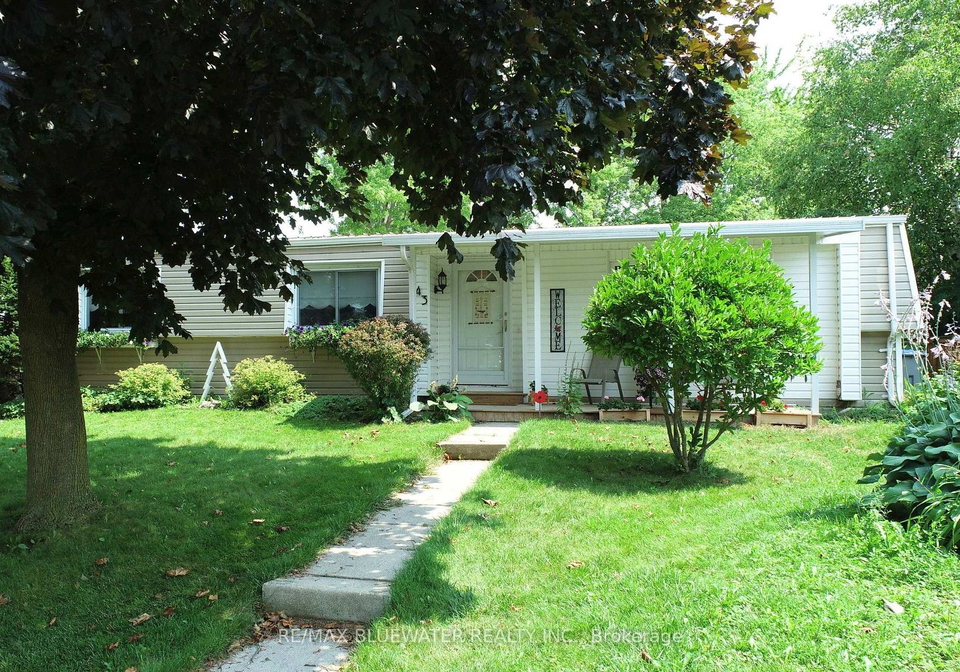 43-st-andrews-place-south-huron-ontario-x13665860