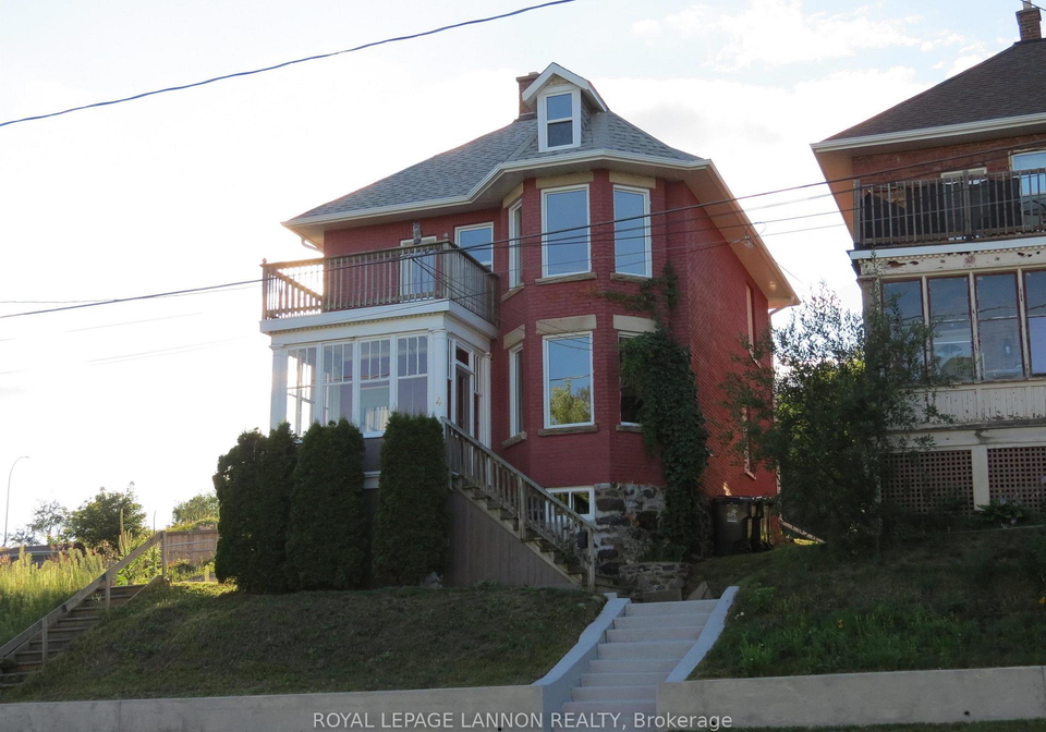 4-crown-street-thunder-bay-ontario-x13666000