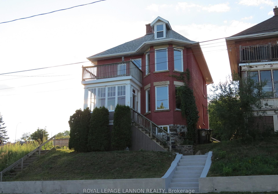 4-crown-street-thunder-bay-ontario-x13666000