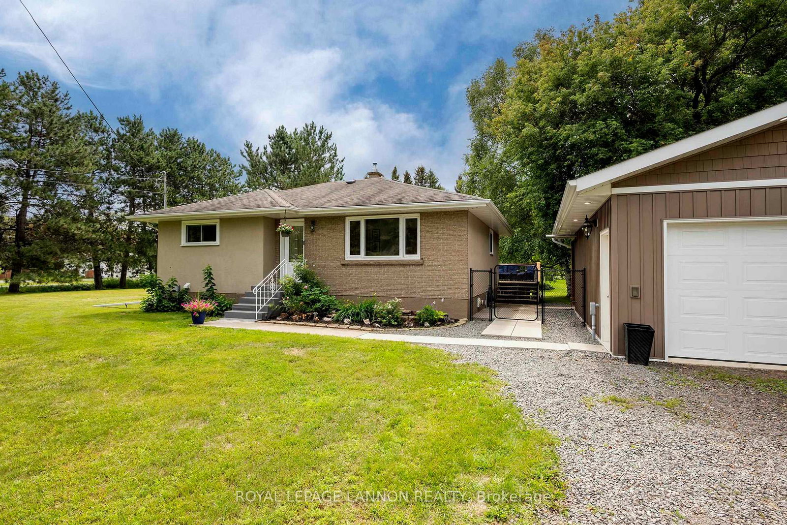 2312-rosslyn-road-thunder-bay-ontario-x13666344