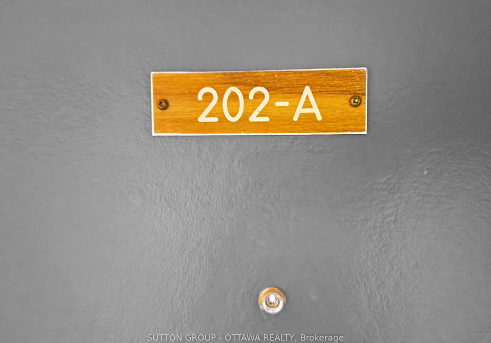2044-arrowsmith-drive-ottawa-ontario-x13666694