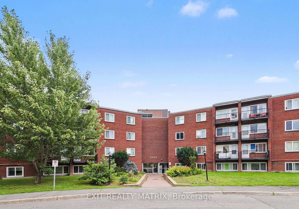 2044-arrowsmith-drive-ottawa-ontario-x13666862