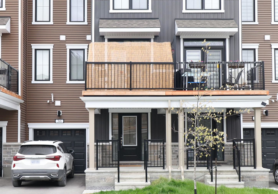 36-stitch-mews-ottawa-ontario-x13667000