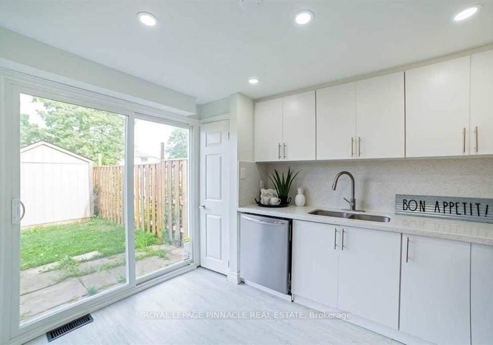 733-parkview-crescent-cambridge-ontario-x13667056