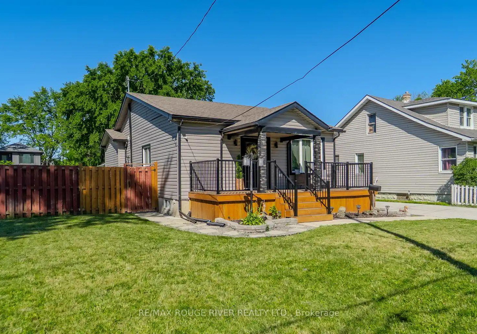 1721-s-cameron-boulevard-windsor-ontario-x13667086