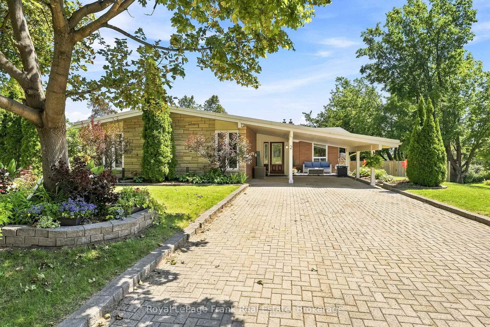 2-crestwood-avenue-peterborough-ontario-x13667614