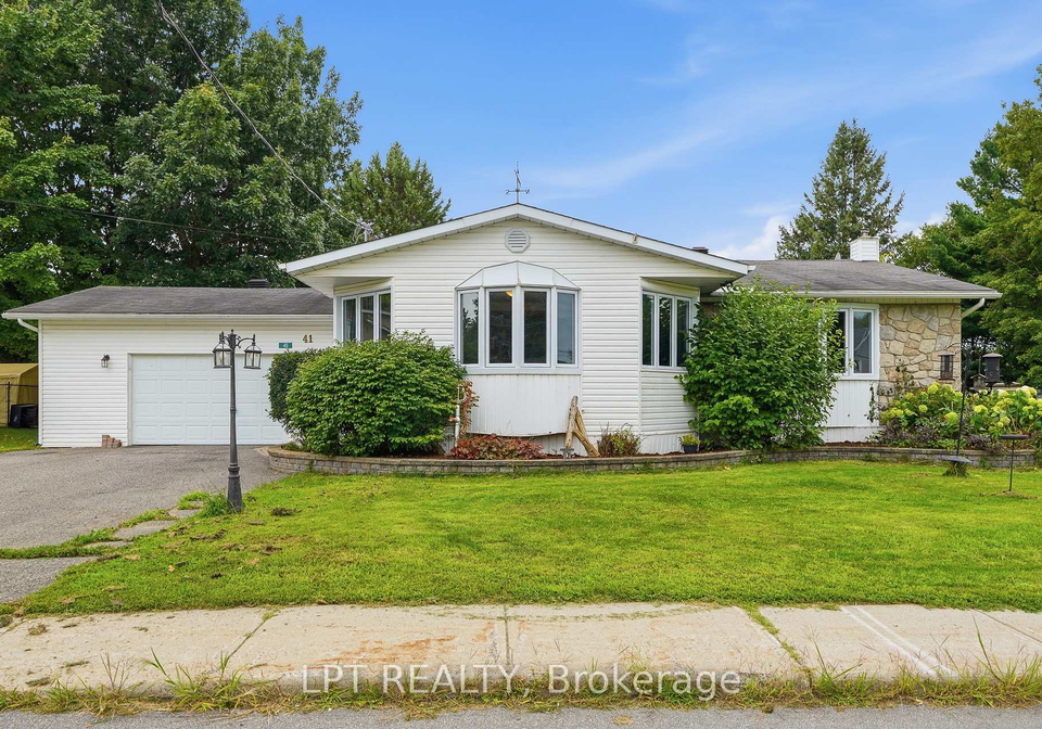 41-st-polycarp-street-north-stormont-ontario-x13667718