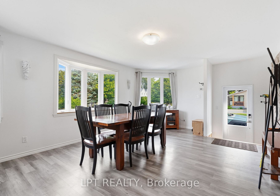 41-st-polycarp-street-north-stormont-ontario-x13667718