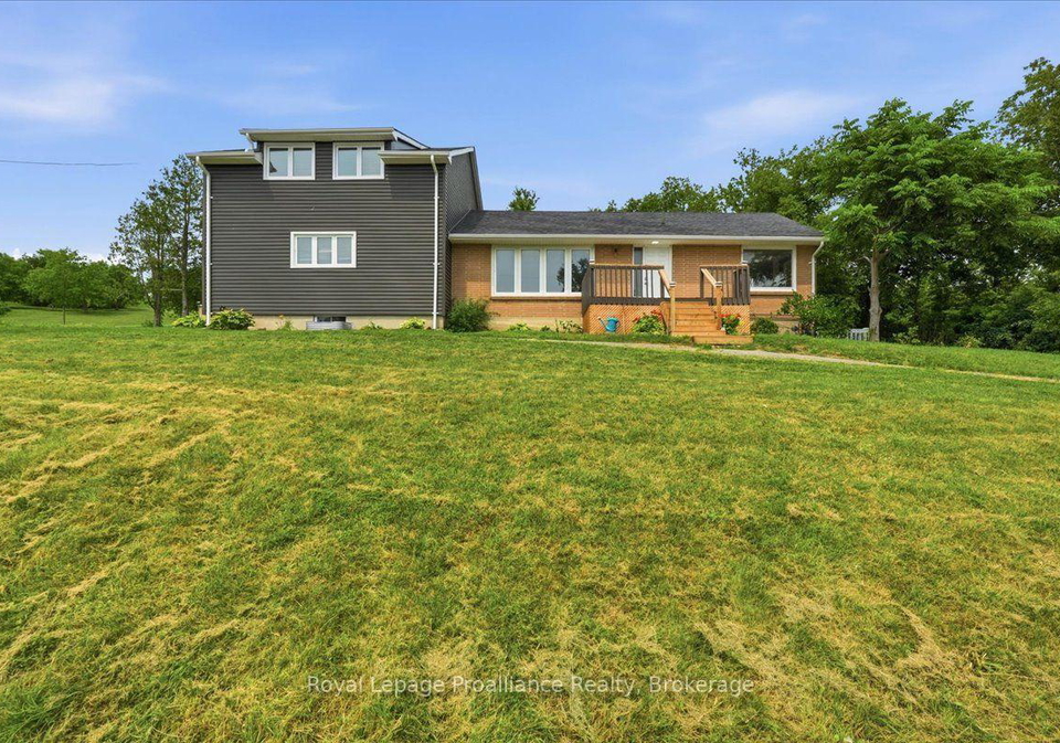 1080-smith-street-quinte-west-ontario-x13668238