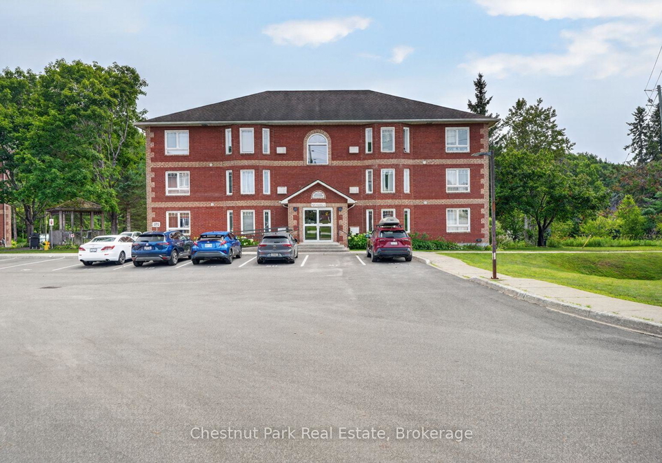 661-cedar-lane-bracebridge-ontario-x13668322