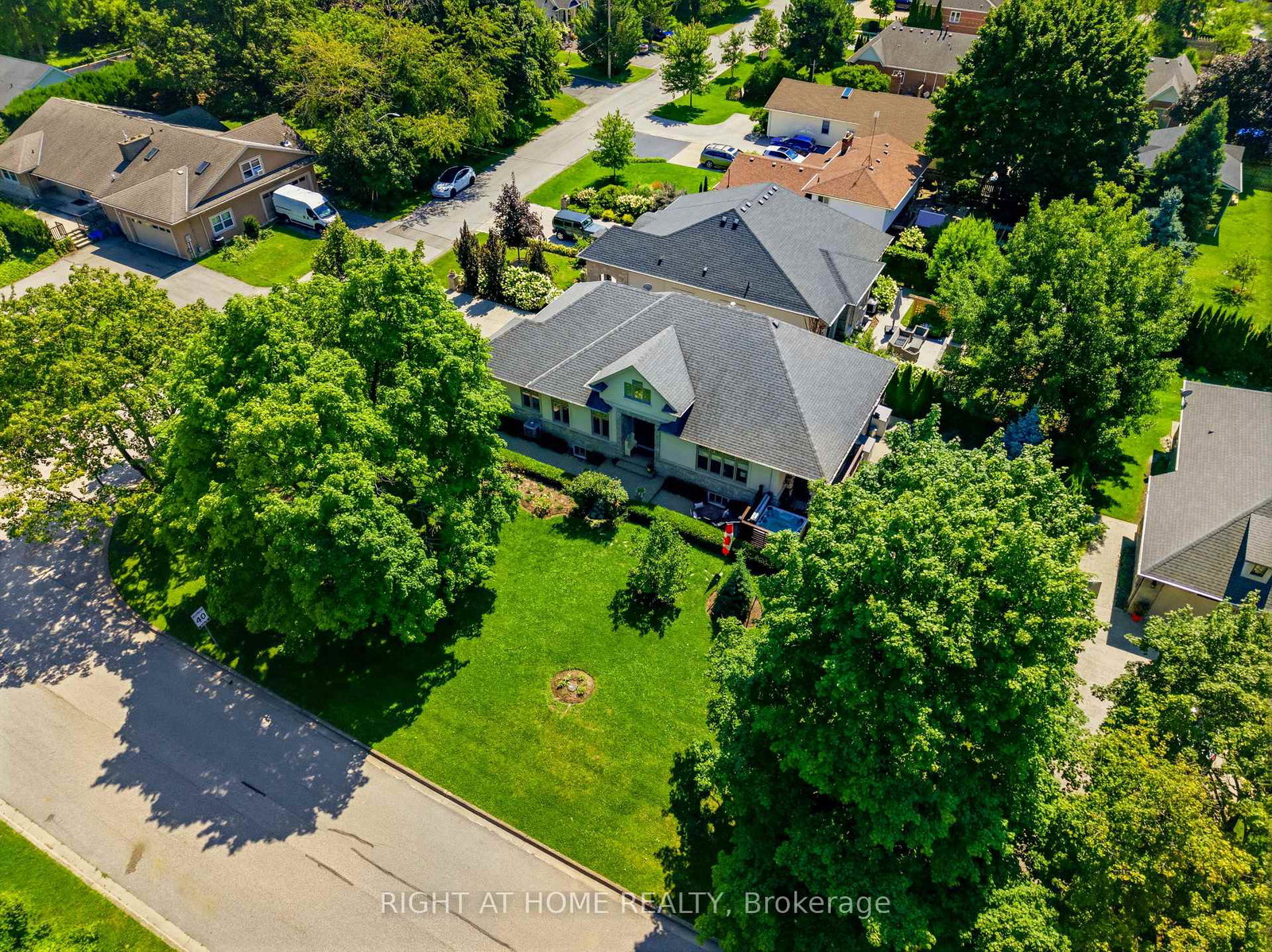 411-nassau-street-niagara-on-the-lake-ontario-x13668484