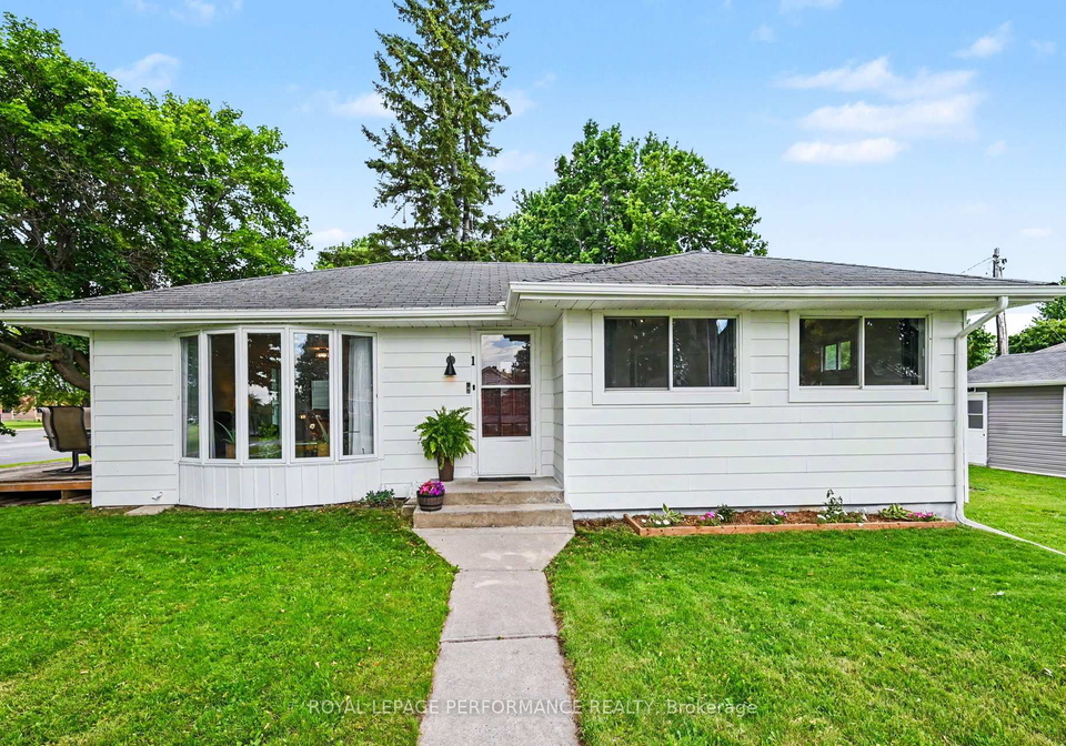 1-adam-dixon-avenue-south-stormont-ontario-x13668492