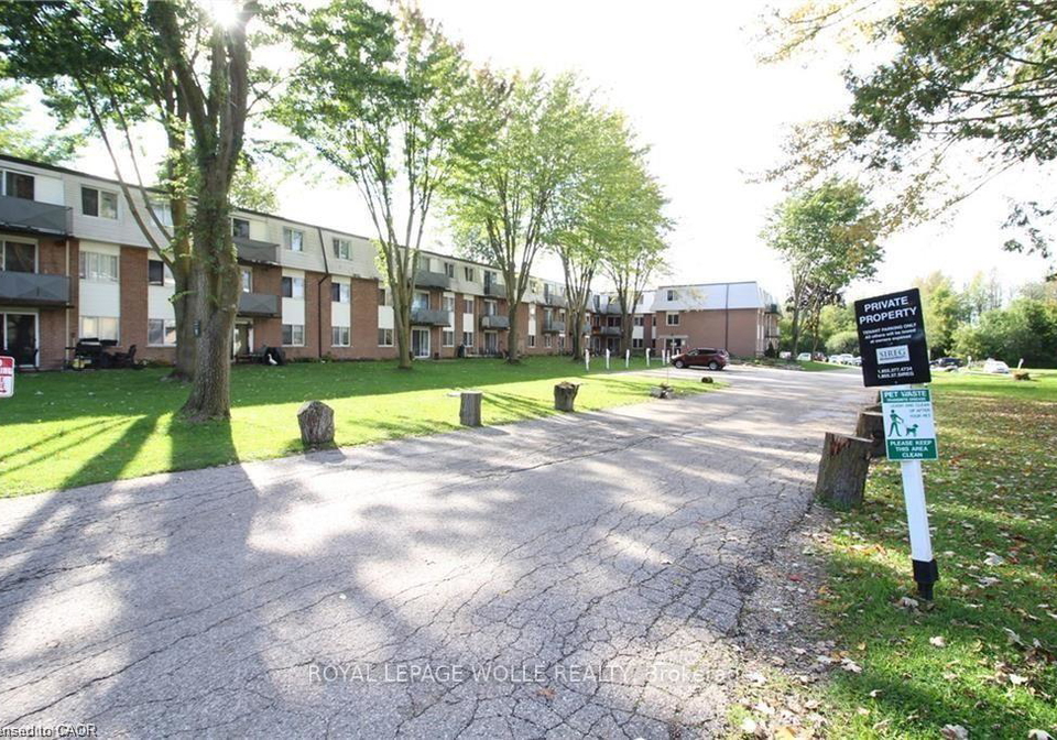 633-barber-avenue-n-north-perth-ontario-x13668746